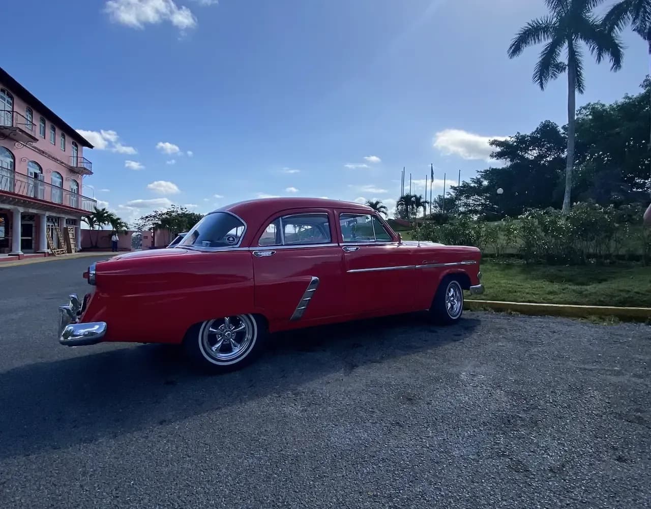 losjazmines-classiccar-parking