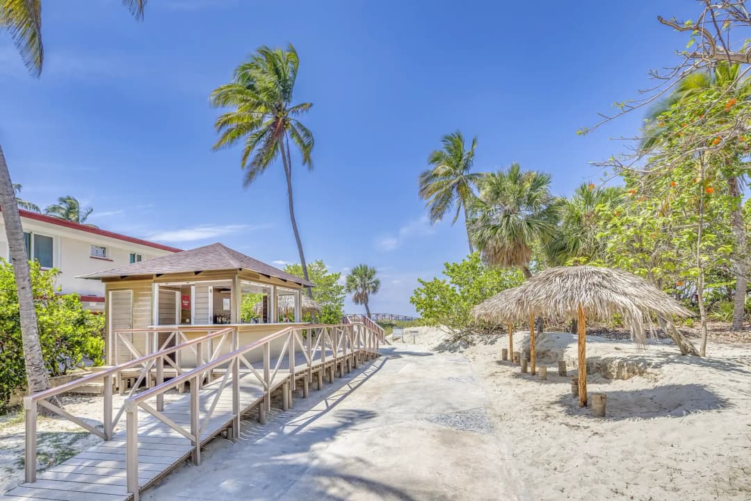 sol-caribebeach-bar